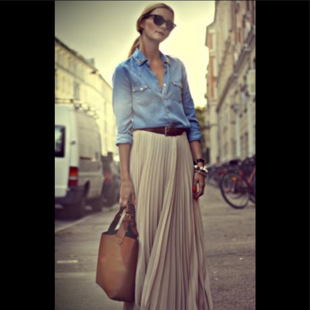 Aritzia Wilfred Terre Skirt/Lucite Gray SOLD OUT💕
